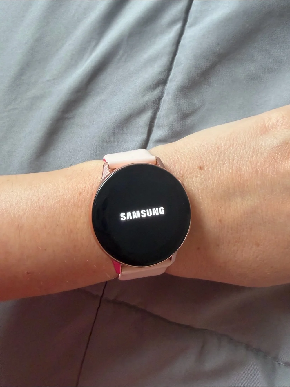 Samsung Galaxy Watch Active - Rose Gold Case with Light Pink Band